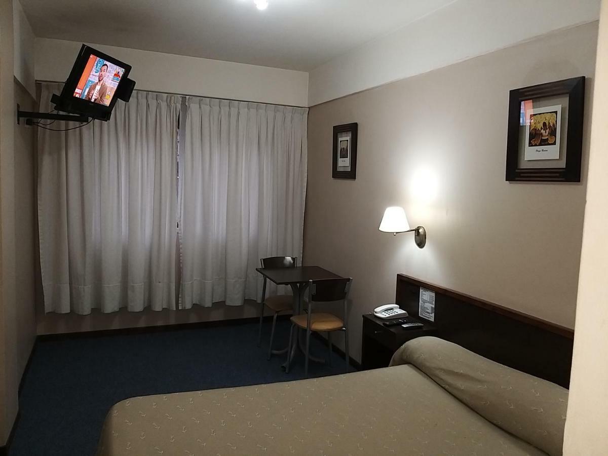 Hotel Carrara Buenos Aires Exterior photo